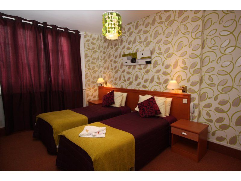 Hotel Raymond 4 Toulouse Room photo